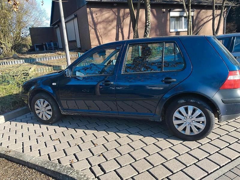 Gebraucht VW Golf IV 101 PS (74 kW) 2003 Blau Limousine