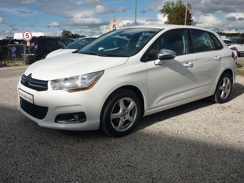 Weiß Gebraucht 2014 Citroën C4 Limousine | 5.350 € (Fairer Preis) - Bild 1/4