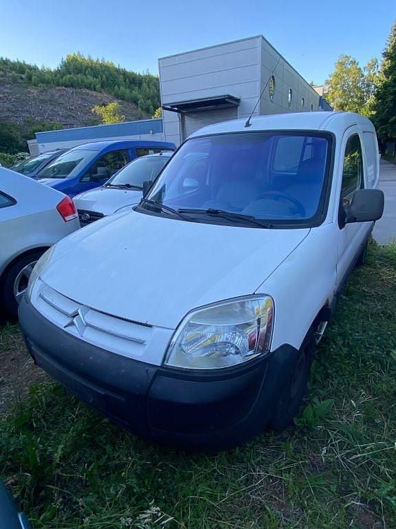 Weiß Gebraucht 2003 Citroën Berlingo Van / Kleinbus | 599 € (Superpreis) - Bild 1/4