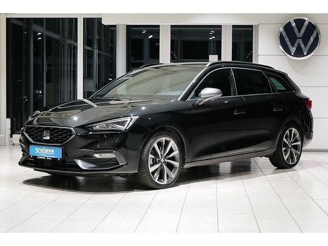 Mitternachtsschwarz Gebraucht 2024 Seat Leon FR Kombi | 27.900 € (Fairer Preis) - Bild 1/4