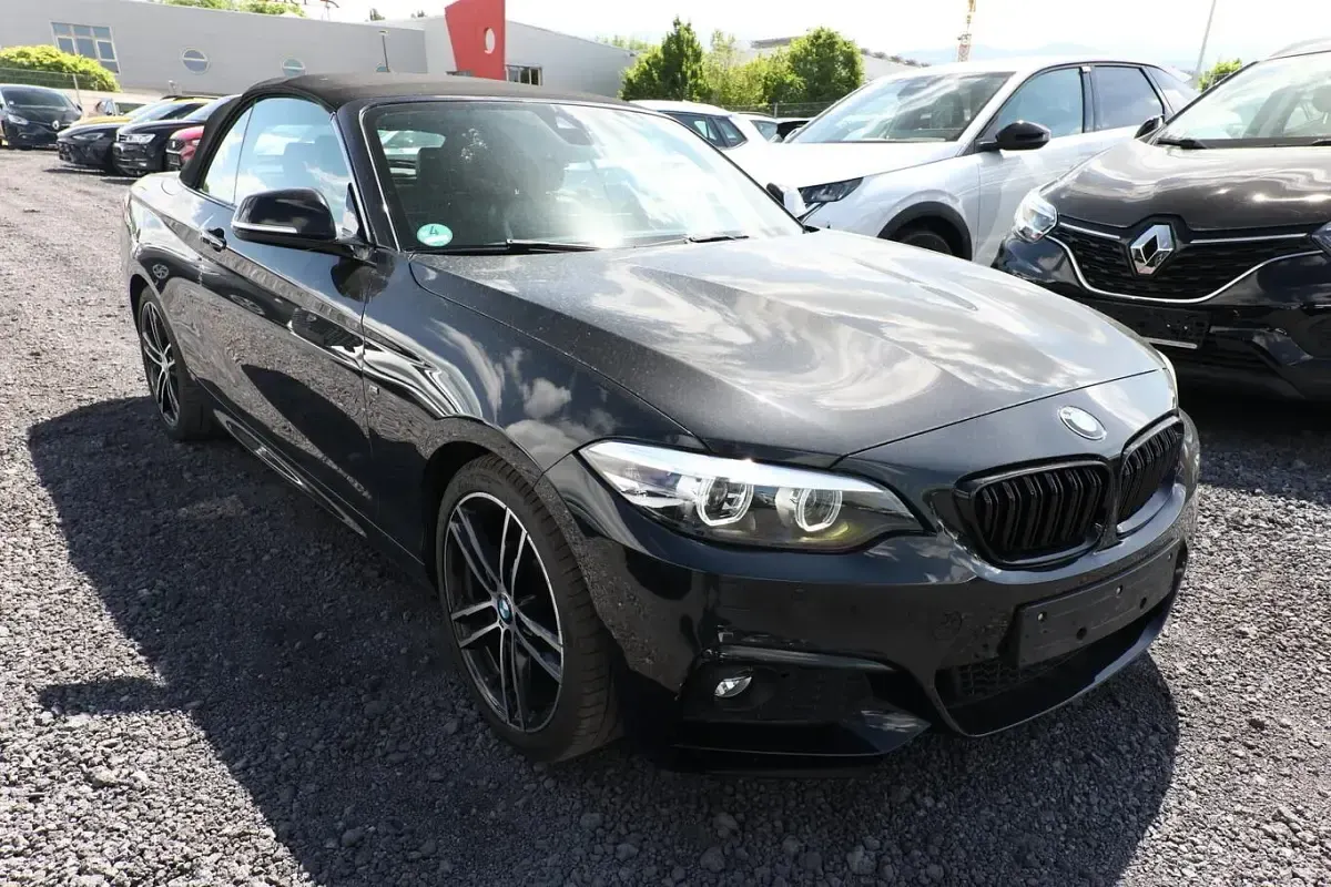 Gebraucht BMW 218 M Sport 136 PS (100 kW) 2018 Saphirschwarz metallic Cabrio