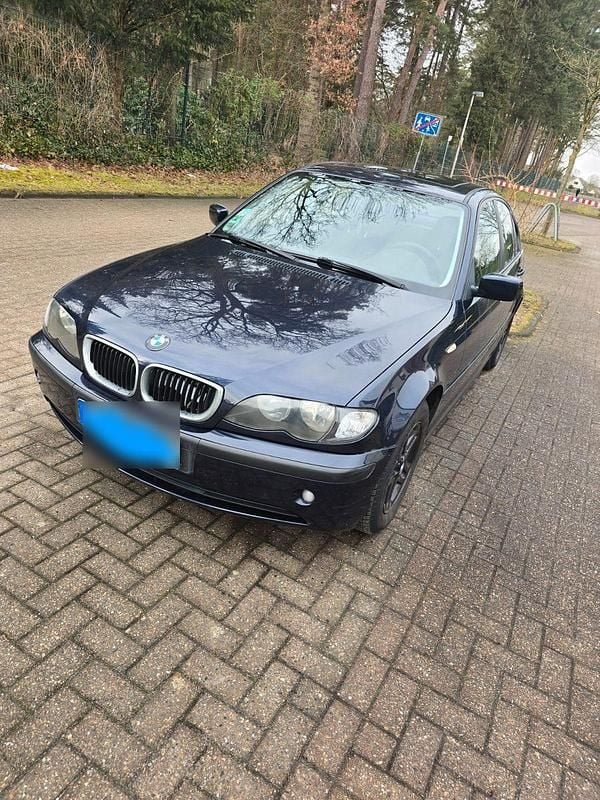 Gebraucht BMW 318 Basis 143 PS (105 kW) 2002 Blau Limousine