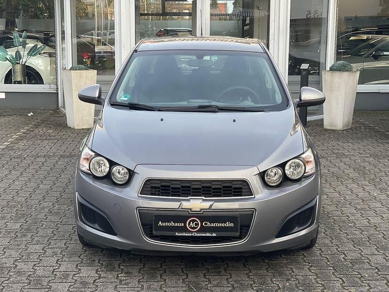 Grau Gebraucht 2011 Chevrolet Aveo LT Kleinwagen | 2.499 € (Fairer Preis) - Bild 1/4