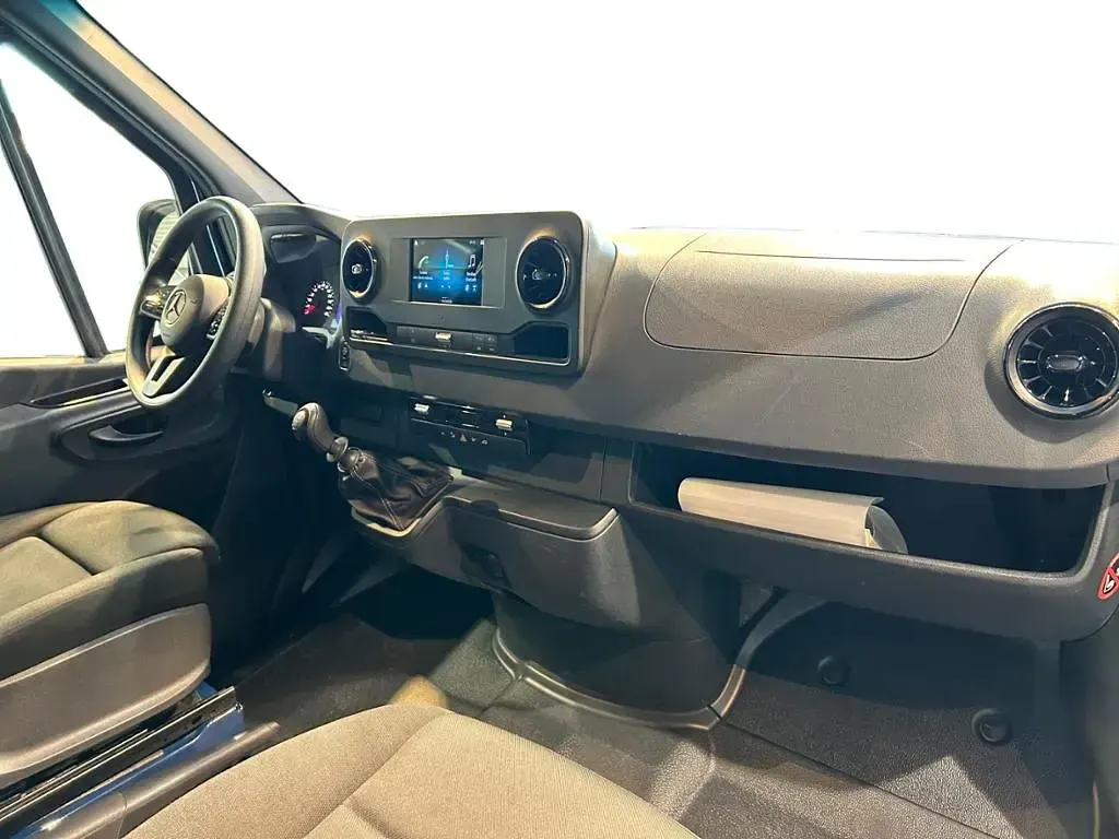 Używany Mercedes Sprinter 150 KM (110 kW) 2022 Niebieski Van