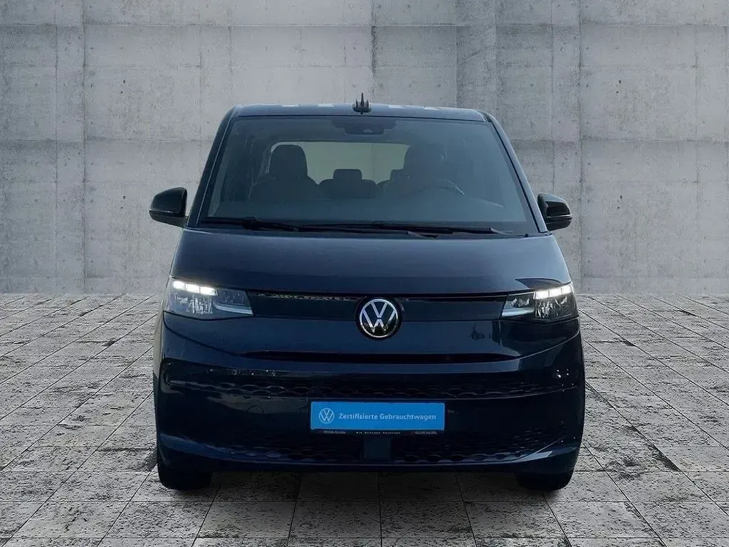 Gebraucht VW T7 150 PS (110 kW) 2024 Blau (starlight blue metallic) Van