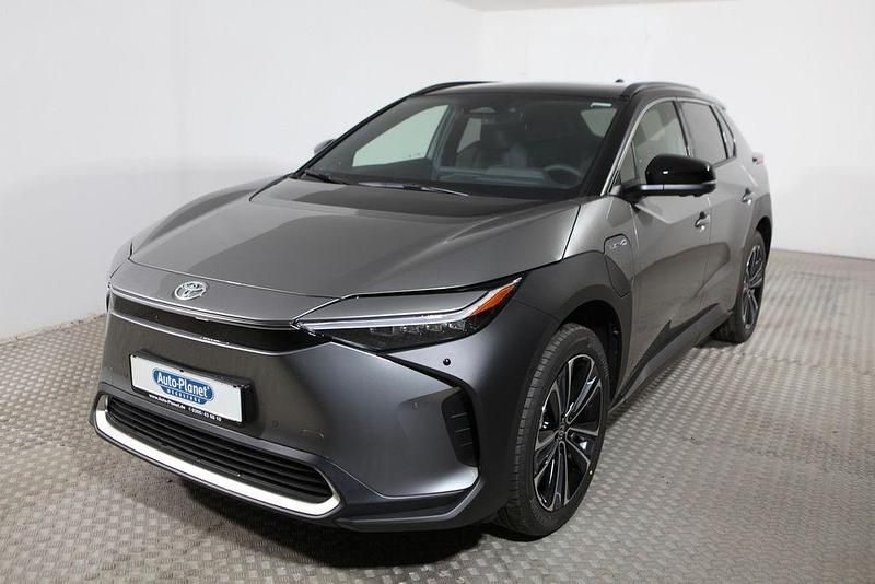 Silber Gebraucht 2023 Toyota bZ4X SUV | 36.990 € (Fairer Preis) - Bild 1/3