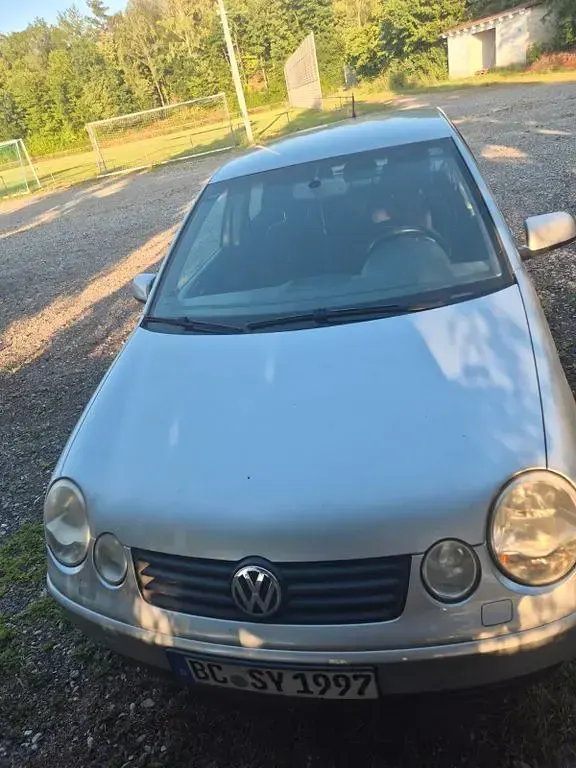 Gebraucht VW Polo Basis 64 PS (47 kW) 2004 Silber Kleinwagen