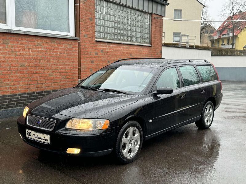 Schwarz Gebraucht 2006 Volvo V70 Momentum Kombi | 1.200 € (Fairer Preis) - Bild 1/4