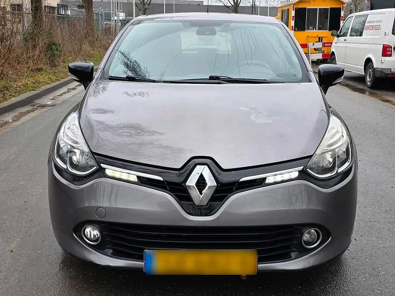 Gebraucht Renault Clio IV 90 PS (66 kW) 2014 Grau Kleinwagen