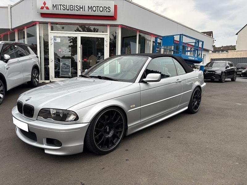 Silber Gebraucht 2003 BMW 330 Cabriolet Sport Line Cabrio | 16.990 € (Fairer Preis) - Bild 1/4