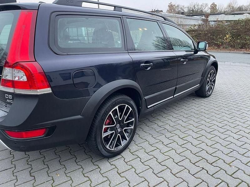 Gebraucht Volvo XC70 Linje Svart 220 PS (161 kW) 2016 Blau Kombi