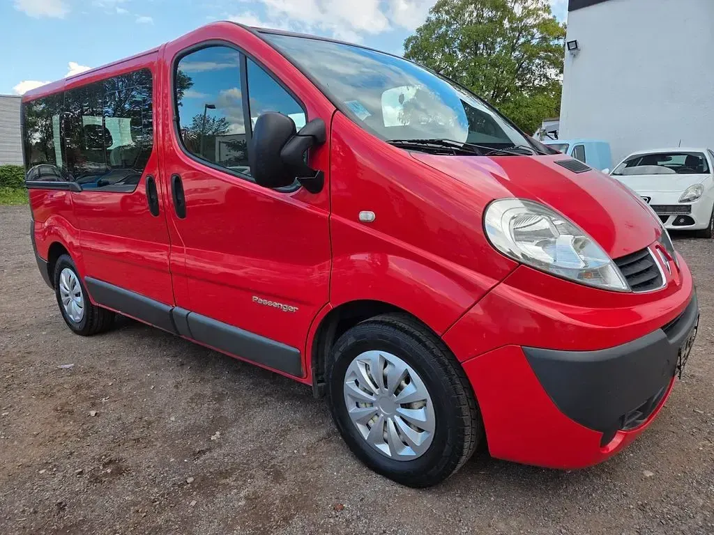 Gebraucht Renault Trafic 145 PS (106 kW) 2008 Rot Van / Kleinbus