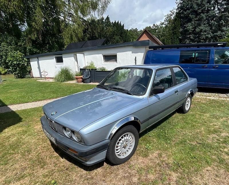 Blau Gebraucht 1990 BMW 316 Coupé | 5.000 € - Bild 1/4