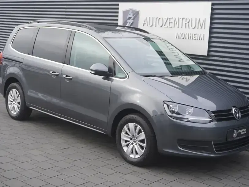Gebraucht VW Sharan Comfortline 150 PS (110 kW) 2021 Indiumgrau metallic Van / Kleinbus