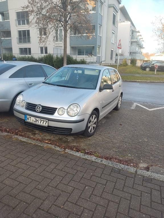 Gebraucht VW Polo Basis 64 PS (47 kW) 2003 Silber Limousine