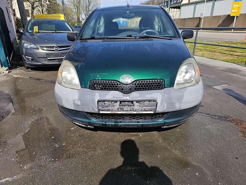 Gebraucht Toyota Yaris 68 PS (50 kW) 2002 Dark green mica Kleinwagen