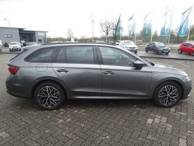Gebraucht Skoda Octavia Clever 116 PS (85 kW) 2022 Grau Kombi