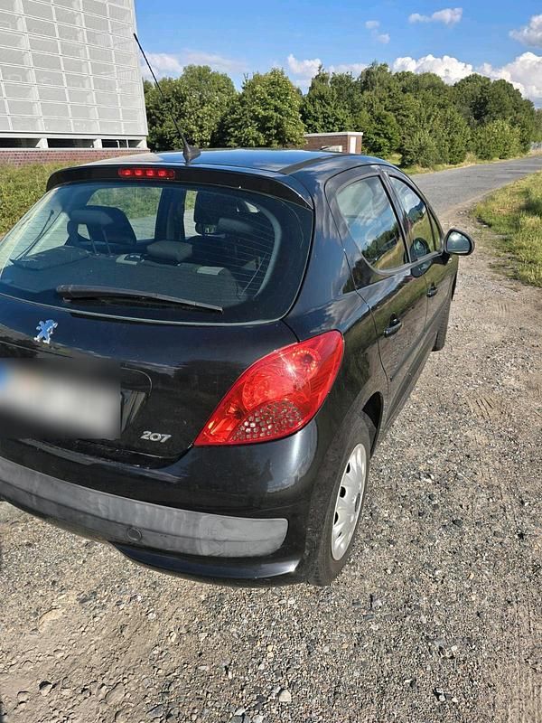 Gebraucht Peugeot 207 88 PS (64 kW) 2008 Schwarz Limousine