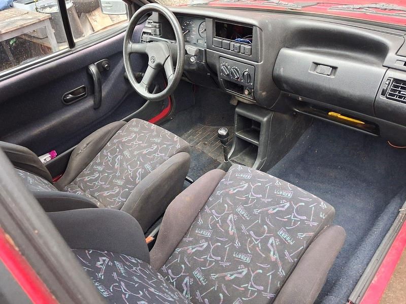 Used VW Polo 45 HP (33 kW) 1992 Red Coupe