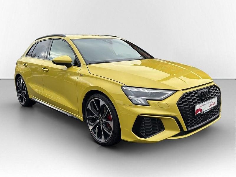 Gebraucht Audi A3 Ambiente 150 PS (110 kW) 2022 Pythongelb metallic Limousine