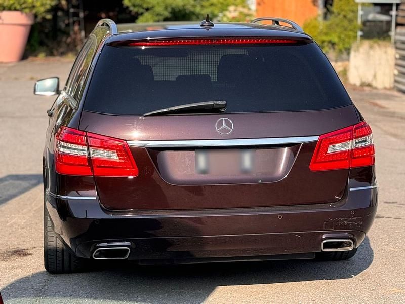 Gebraucht Mercedes E350 Avantgarde 265 PS (194 kW) 2012 Braun Kombi