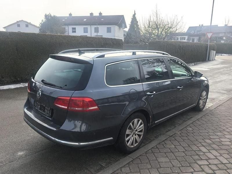 Gebraucht VW Passat Comfortline 140 PS (102 kW) 2011 Grau Kombi