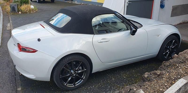 Gebraucht Mazda MX5 Exclusive-Line 160 PS (117 kW) 2015 Weiß Cabrio