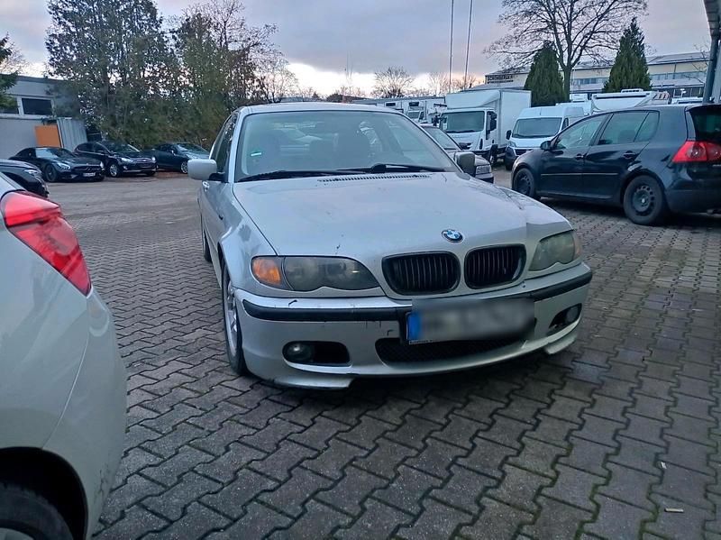 Silber Gebraucht 2002 BMW 320 Limousine | 2.499 € (Guter Preis) - Bild 1/4