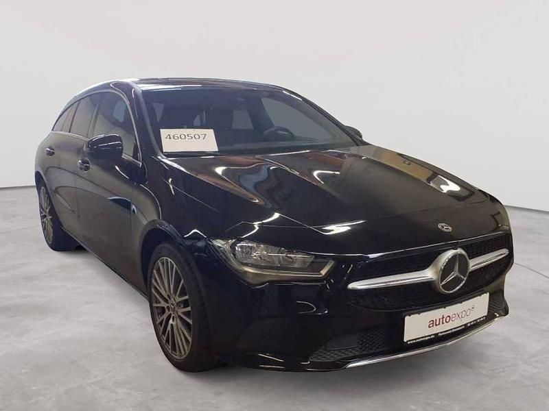 Nachtschwarz Gebraucht 2021 Mercedes CLA220 Shooting Brake Progressive Kombi | 21.590 € (Superpreis) - Bild 1/4