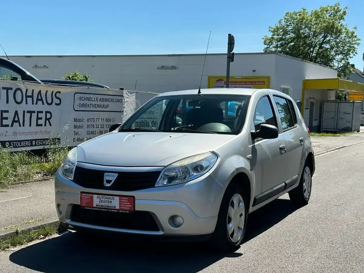 Gebraucht Dacia Sandero 75 PS (55 kW) 2009 Platingrau Kleinwagen
