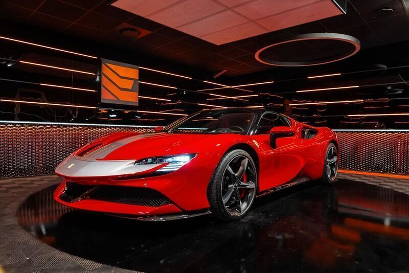 Rot Gebraucht 2021 Ferrari SF90 | 499.900 € - Bild 1/4