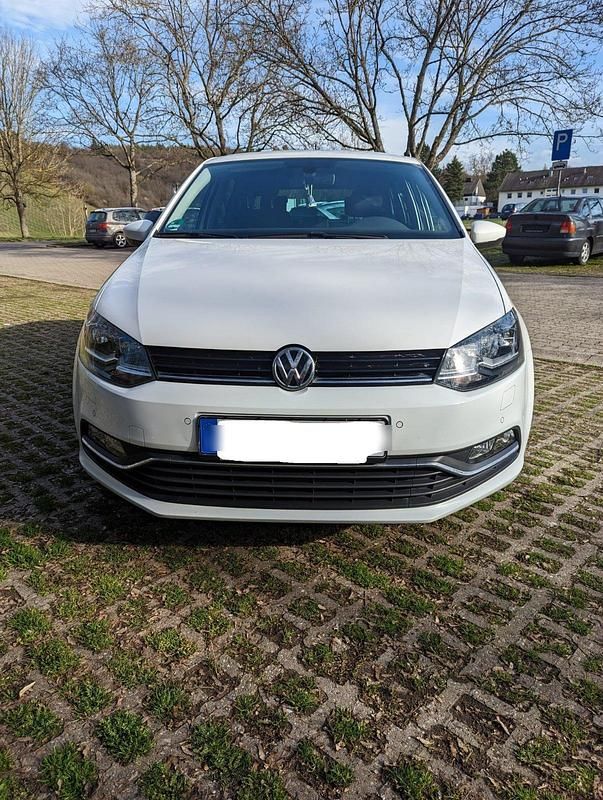 Gebraucht VW Polo LOUNGE 60 PS (44 kW) 2015 Weiß Kleinwagen