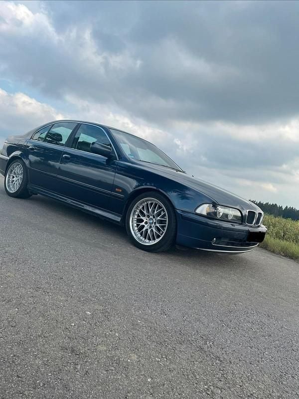 Second-hand BMW 525 192 CP (141 kW) 2002 Albastru Berlinǎ