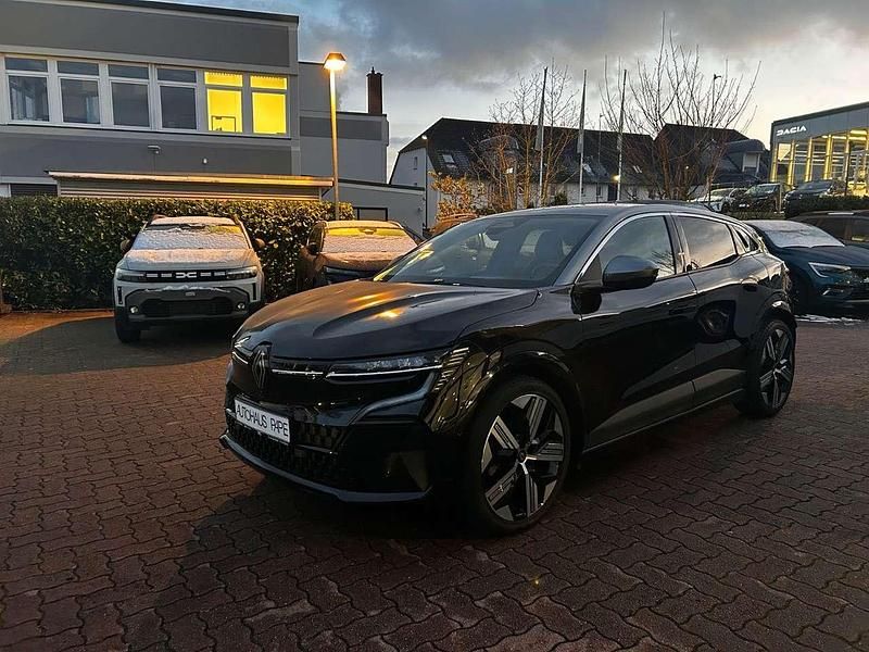 Schwarz gne + grau kqg Gebraucht 2022 Renault Mégane Iconic Limousine | 24.950 € (Guter Preis) - Bild 1/4