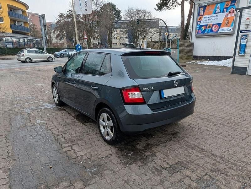 Gebraucht Skoda Fabia Style 90 PS (66 kW) 2015 Grau Limousine