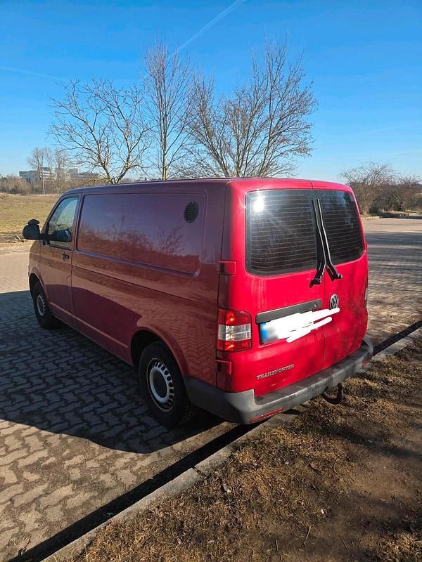Second-hand VW T5 115 CP (84 kW) 2013 Roșu Van