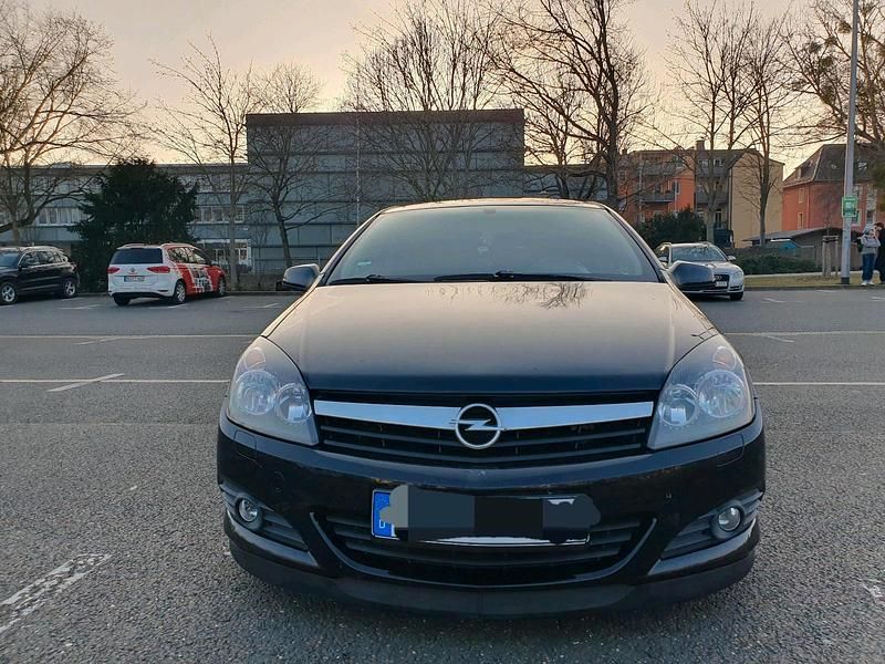 Gebraucht Opel Astra 106 PS (77 kW) 2006 Schwarz Coupé