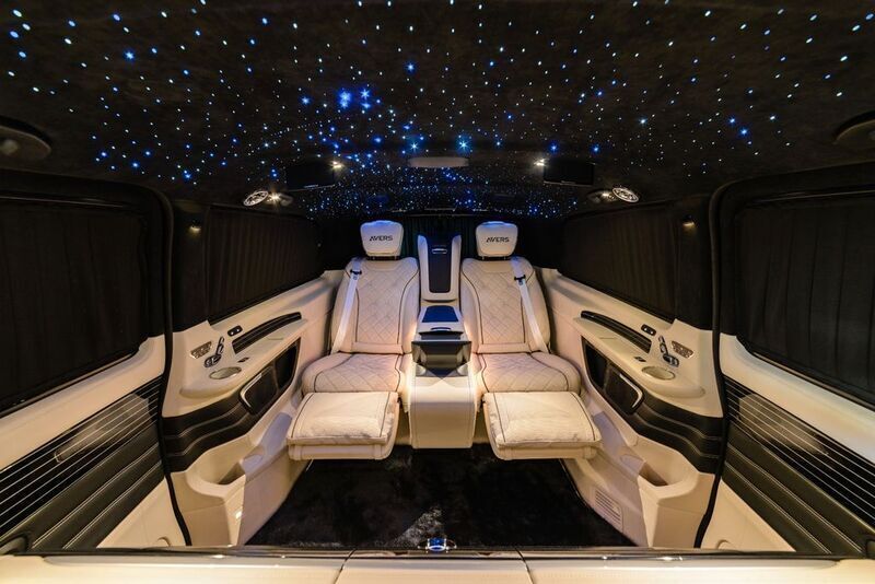 Gebraucht Mercedes V300 237 PS (174 kW) 2024 Schwarz Van / Kleinbus