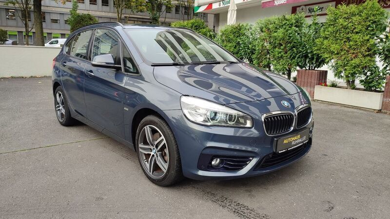 Atlantikgrau metallic Gebraucht 2015 BMW 218 Active Tourer Sport Line Van / Kleinbus | 11.990 € (Guter Preis) - Bild 1/4