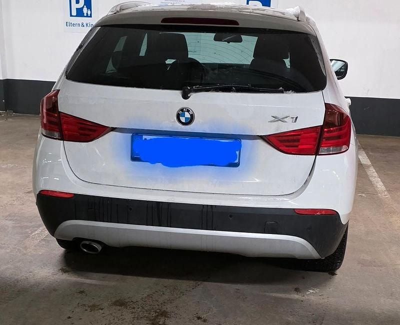 Weiß Gebraucht 2011 BMW X1 SUV | 4.800 € (Fairer Preis) - Bild 1/4
