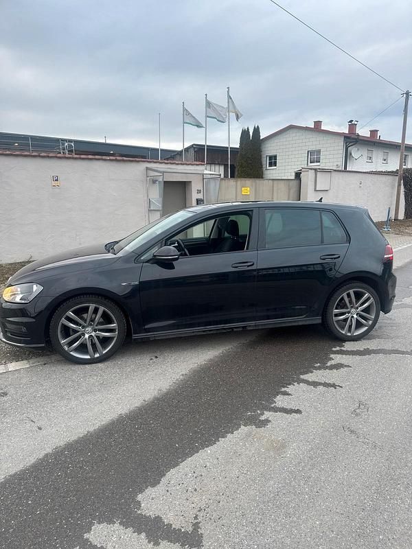 Gebraucht VW Golf VII R-line 150 PS (110 kW) 2015 Schwarz Limousine