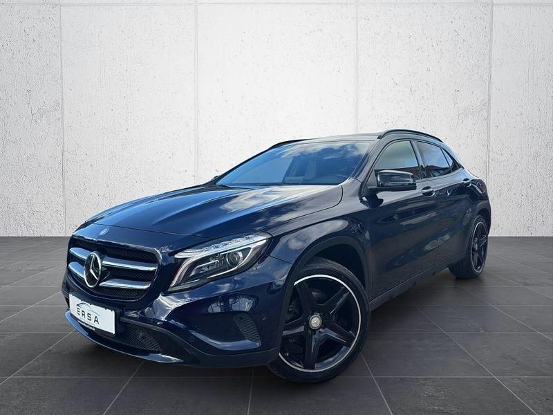 Blau Gebraucht 2016 Mercedes GLA220 Night SUV | 19.999 € (Fairer Preis) - Bild 1/4