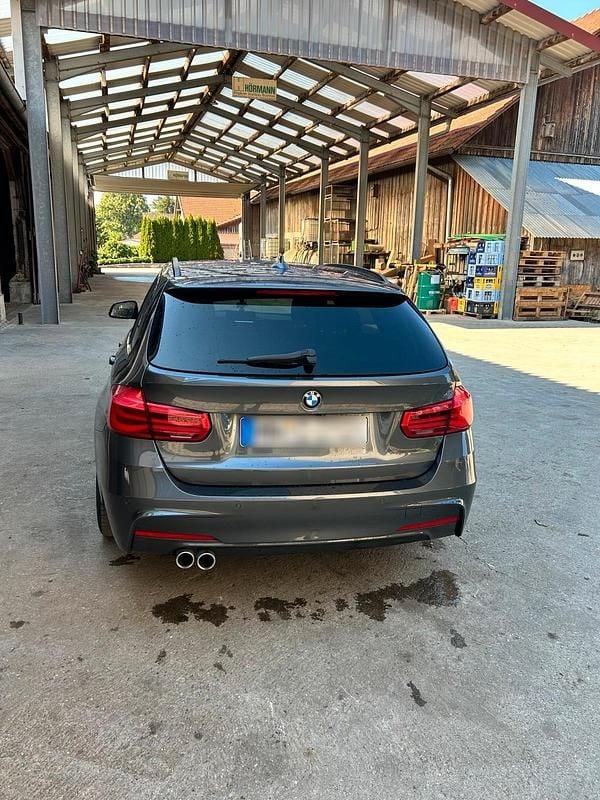 Gebraucht BMW 330 258 PS (189 kW) 2017 Grau Kombi