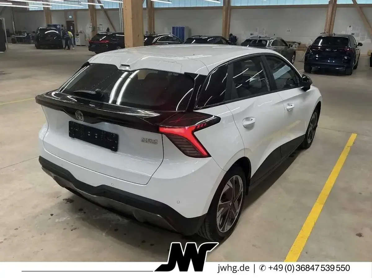 Gebraucht MG MG4 EV 125 kW (170 PS) 2024 Weiß uni Kleinwagen