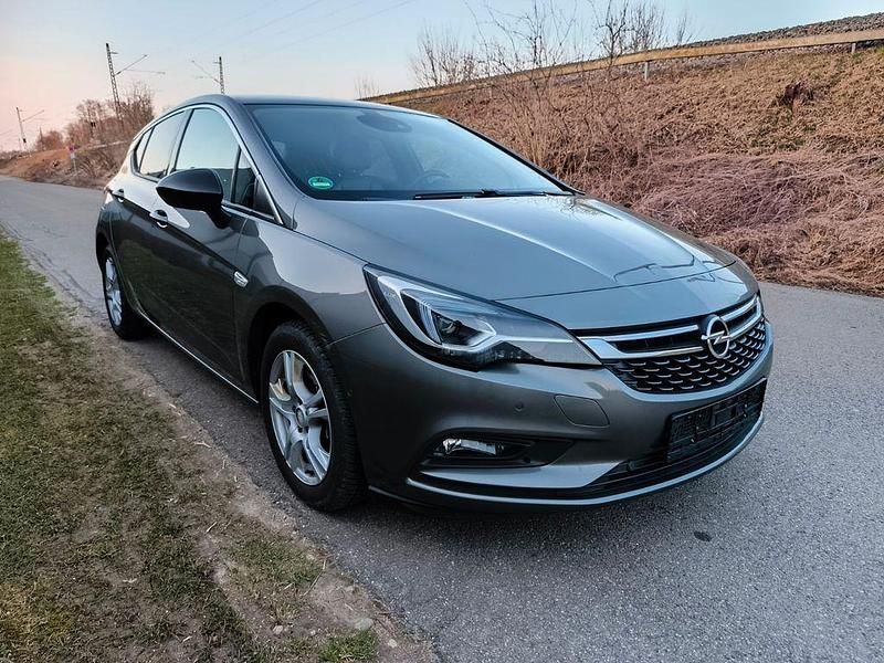 Gebraucht Opel Astra Innovation 136 PS (100 kW) 2016 Grau Limousine