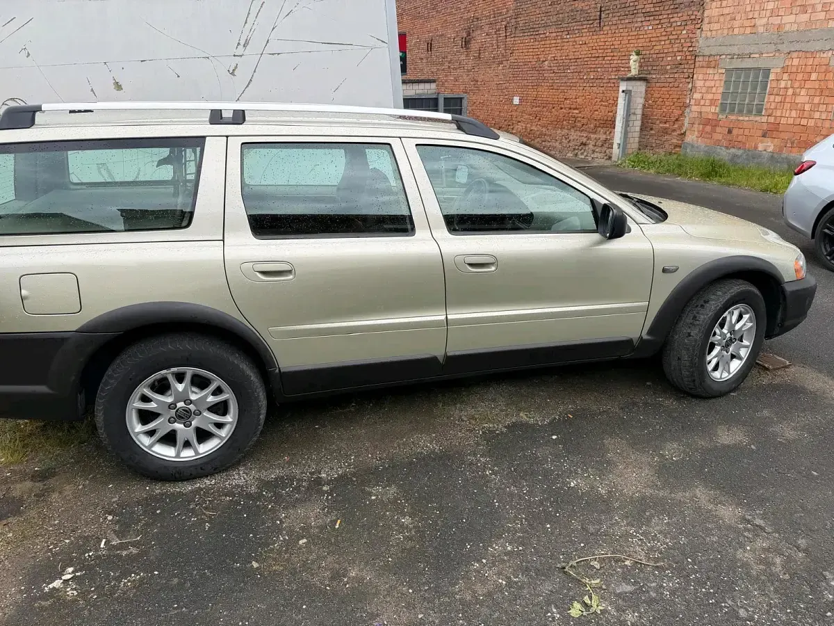 Gebraucht Volvo V70 185 PS (136 kW) 2006 Gelb Kombi