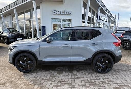 Neu Volvo XC40 Plus 163 PS (119 kW) 2026 Grau SUV