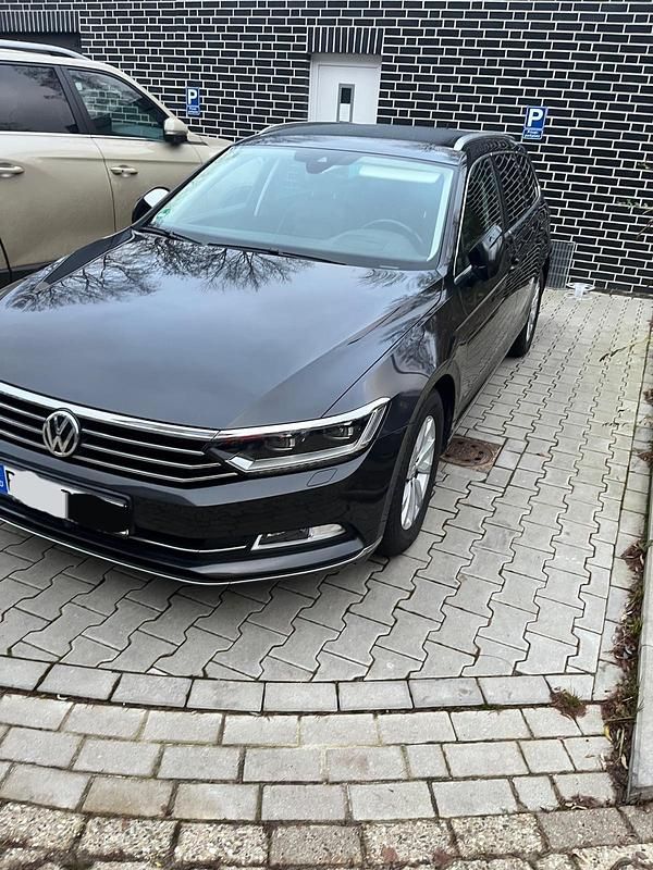 Gebraucht VW Passat Highline 150 PS (110 kW) 2018 Grau Kombi