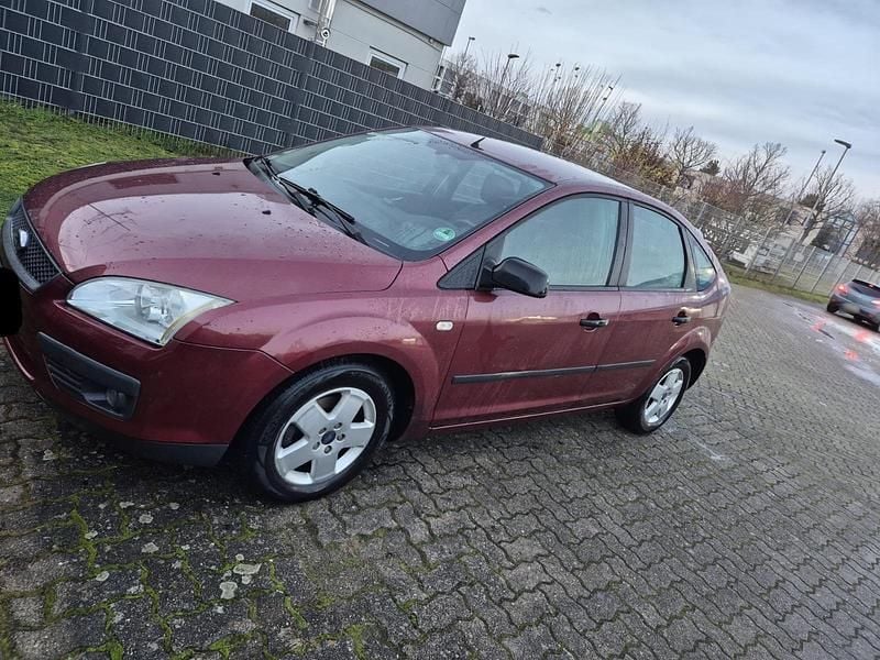 Gebraucht Ford Focus 116 PS (85 kW) 2005 Rot Limousine