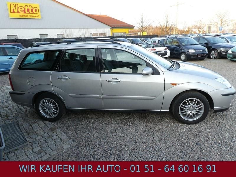 Gebraucht Ford Focus Ghia 116 PS (85 kW) 2002 Silber Kombi